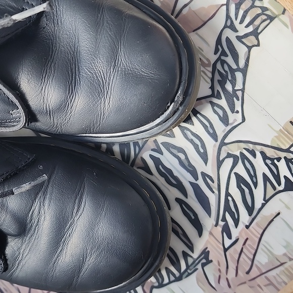 Dr Martens 1461 3-Eye Gibson Flat Shoes - Picture 2 of 5